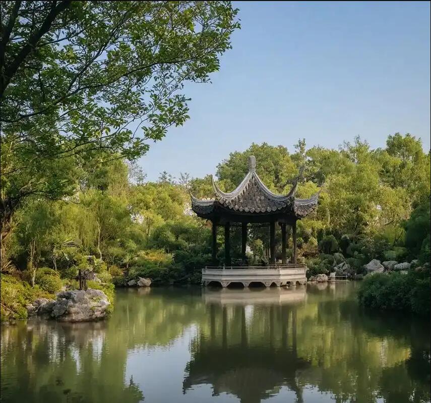 荆州岑迷餐饮有限公司